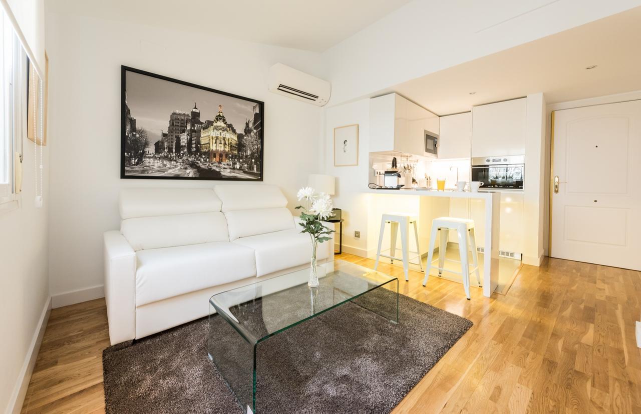 Latina Suite Madrid Eksteriør bilde